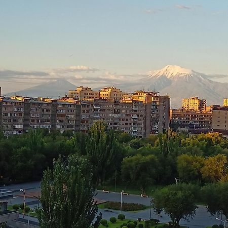 Umba Apartment N4 - Balcony And Mount Ararat View Jerevan Eksteriør bilde