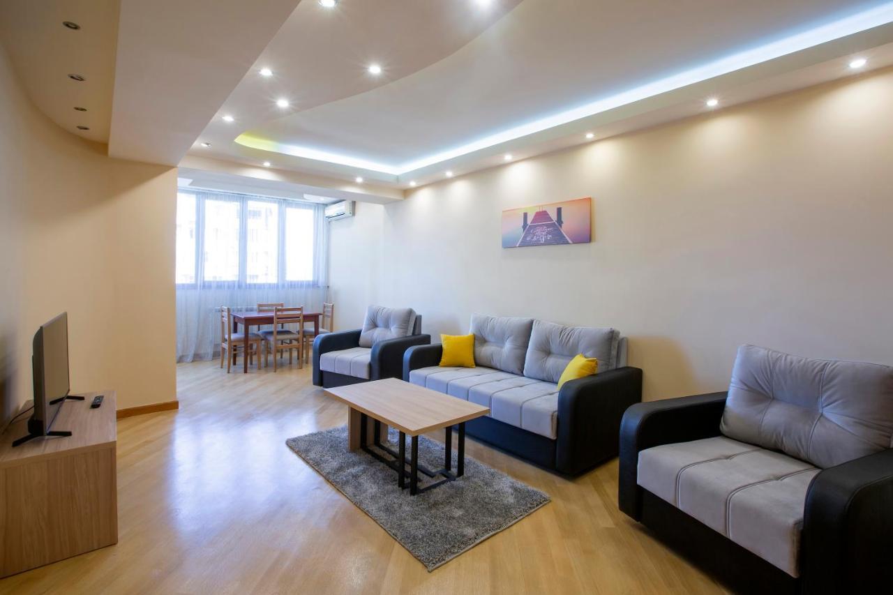 Umba Apartment N4 - Balcony And Mount Ararat View Jerevan Eksteriør bilde