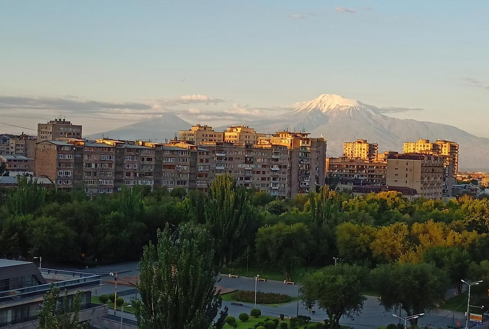 Umba Apartment N4 - Balcony And Mount Ararat View Jerevan Eksteriør bilde